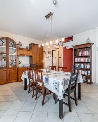 4 LOCALI A REGGIO NELL'EMILIA