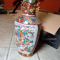 Grande vaso orientale in porcellana decorata