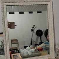 specchio con cornice bianca shabby 