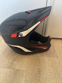 Casco downhill nuovo