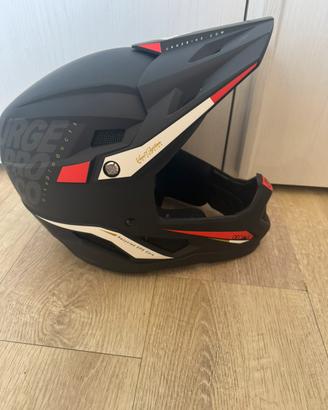 Casco downhill nuovo