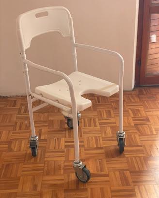 Sedia a rotelle per doccia
