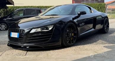 Audi R8 allestimento Full Carbonio