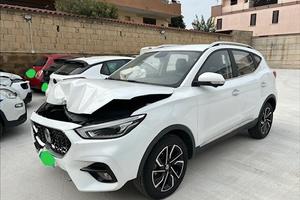 Mg ZS 1.5 VTi-tech Luxury incidentata sinistrata 2