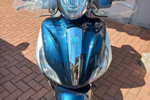 Piaggio Madley 125