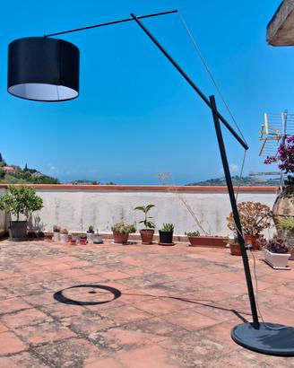 Lampada da terra nera
