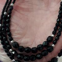 Collana in perle cristallo nere