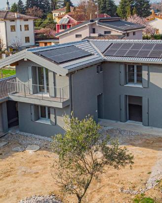 VILLA DI NUOVA REALIZZAZIONE A BASSO IMPATTO EN...