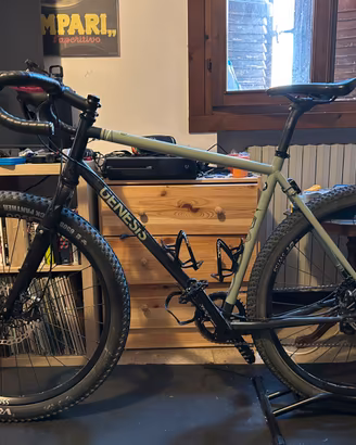 Genesis Fugio (bici da gravel/viaggi)