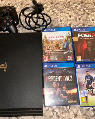 PS4 PRO 1TB + 5 GIOCHI (Incluso Rage 2)