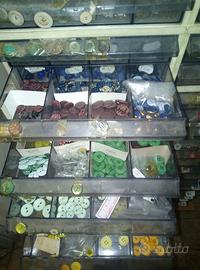 Bottoni varie misure e colori