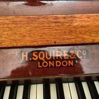 Pianoforte verticale 