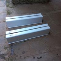 Supporto in PVC per compressore esterno split.