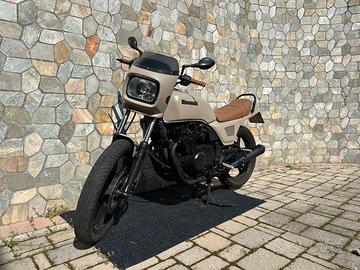 CAFE RACE - Kawasaki GPZ 550