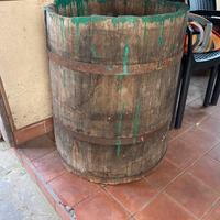 Tino in legno da ristrutturare