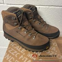 Scarponi trekking dolomite