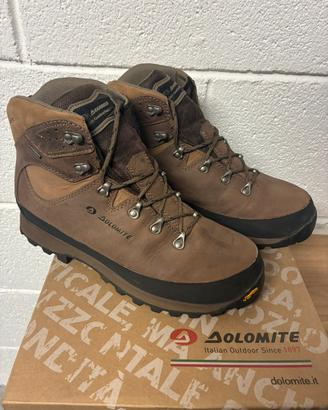 Scarponi trekking dolomite