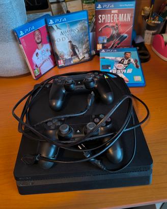 PlayStation 4 Slim 500GB + 2 Controller + 4 Giochi