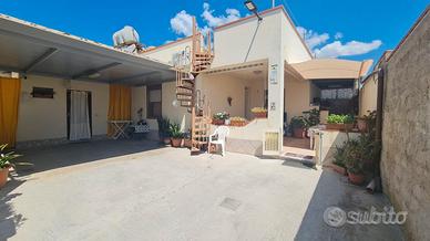 Triscina casa indipendente con veranda esterna