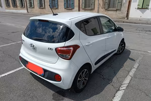 Hyundai i10 Benzina