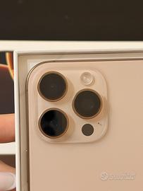 iPhone 16 Pro Max da 512 GB, colore Titanio Sabbia