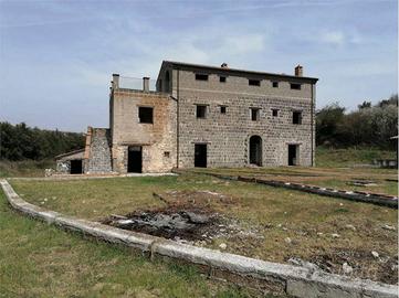 Immobile di 1960 m² con 1 locale a Caserta