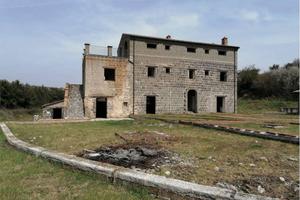 Immobile di 1960 m² con 1 locale a Caserta