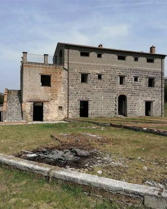 Immobile di 1960 m² con 1 locale a Caserta