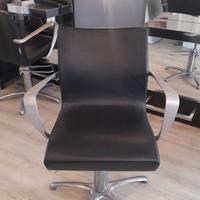 Arredamento negozio parrucchiera