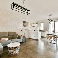 RAFFINATO APPARTAMENTO CON DOPPI SERVIZI E GARAGE