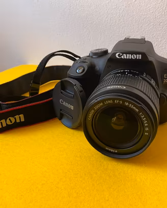 Canon Reflex EOS 2000D obiettivo EF-S 18-55 IS II