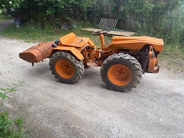 Trattore 4x4 e attrezzi