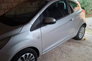 Ford ka Titanium benzina anno 2011