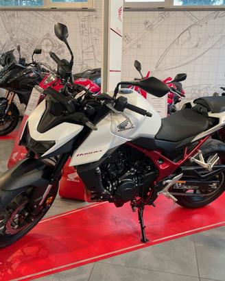 Honda Hornet 750 2025