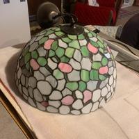 Lampadario e lampada Tiffany