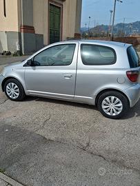 toyta yaris 1.0 motore nuovo 