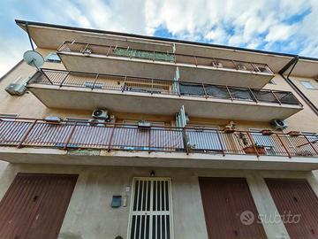 Ampio quadrilocale in via Catara Latteri con box