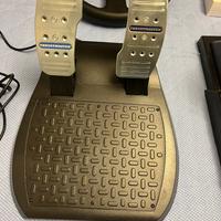 Base thrustmaster t300 con pedali