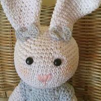 Adorabile Coniglietta Amigurumi Fatta a Mano
