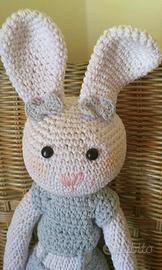 Adorabile Coniglietta Amigurumi Fatta a Mano