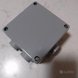 CASSETTA SCATOLA STAGNA  10X10 COPERCHIO  VITE 