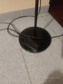 Piantana nera perfetta