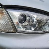 HYUNDAI COUPE TIBURON 2000 - FARO ANTERIORE DESTRO