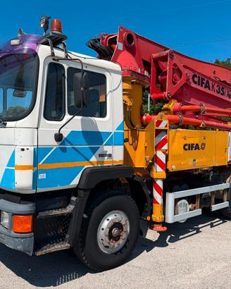 MAN 33 362 DF con pompa per calcestruzzo Cifa PA10