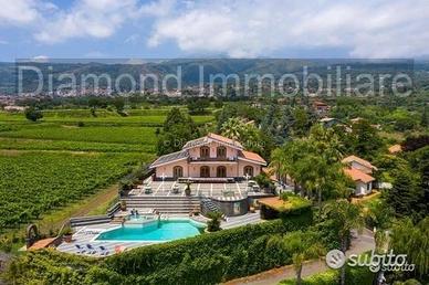 Villa di lusso con piscina a Zafferana Etnea