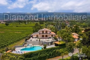 Villa di lusso con piscina a Zafferana Etnea