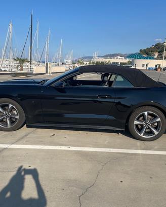 FORD MUSTANG CABRIO BENZINA CILINDRATA 3720 309 CV