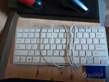 Tastiera Pc stile apple.