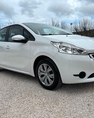 PEUGEOT 208 1.4 HDI - 2015