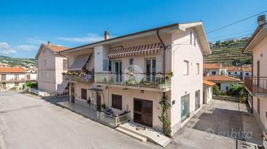 3 LOCALI A PINETO